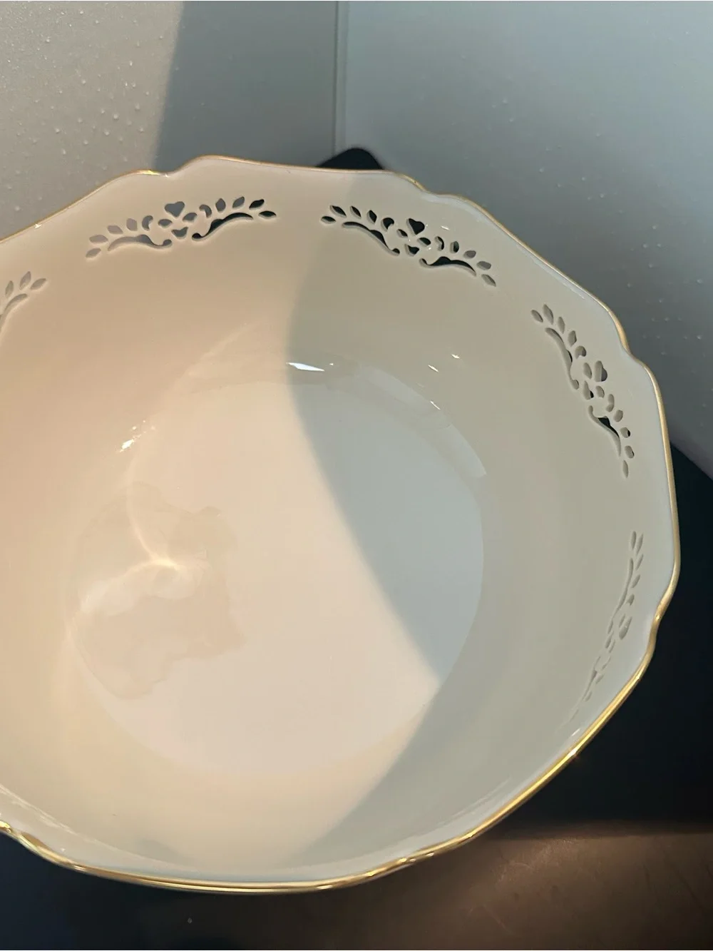 Lenox Fruit/vegetable Bowl Petite Rose with 24 Carat Gold Rim 8 inches across